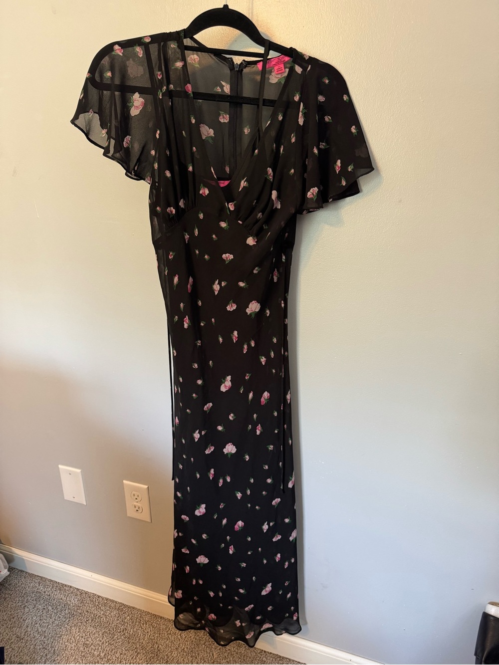 Betsey Johnson Flutter-Sleeve Black Floral Maxi Dress - Unbranded